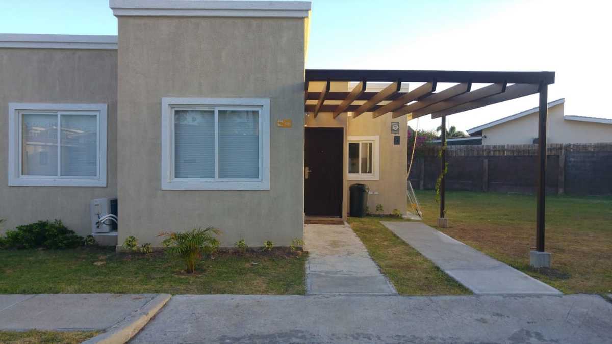 ONLY 140k SALE  /LOVELY HOUSE /3 bed /2 bath in Coronado PARAISO Community 