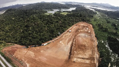 Deforestation and environmental damage of the Panama Canal watershed 