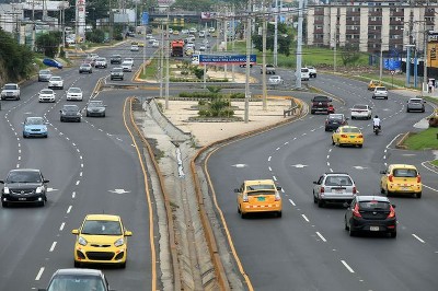 Lane closures on Domingo Diaz