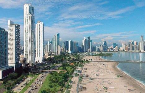 Building beaches in Panama City 