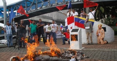 Pence meets with Juan Carlos Varela, Panamanians protest