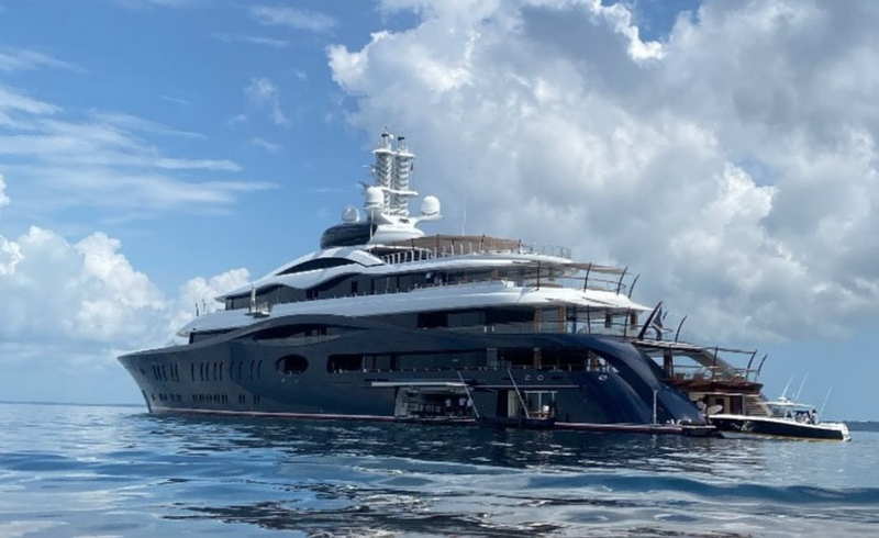 Mark Zuckenberg visits Bocas Del Toro on a Mega Yacht 
